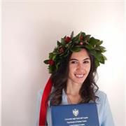 Laureata in Lettere (L-10) impartisce lezioni di Italiano, Storia, Geografia e aiuto compiti